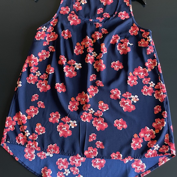 Halogen woman’s blouse XS in flower pattern - Picture 3 of 3